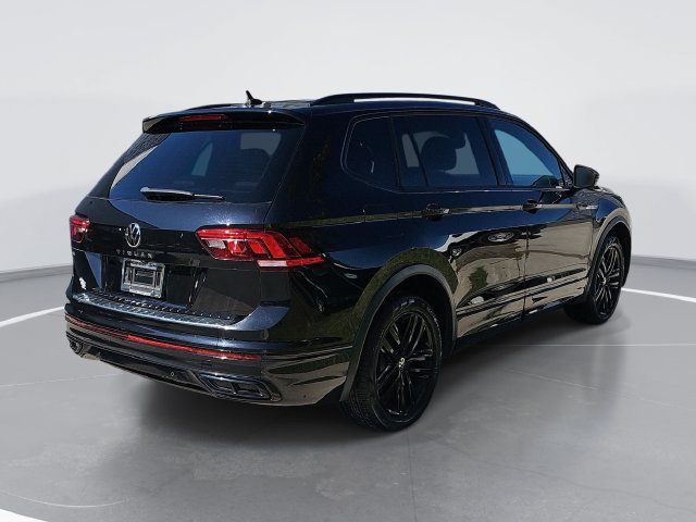 Used 2022 Volkswagen Tiguan SE R-Line FWD image 3