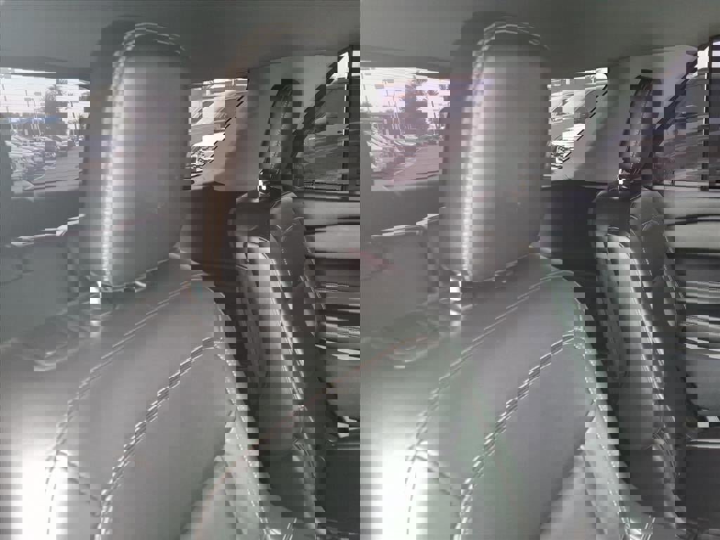 Certified 2022 Ford Explorer XLT w/ Equipment Group 202A image 15