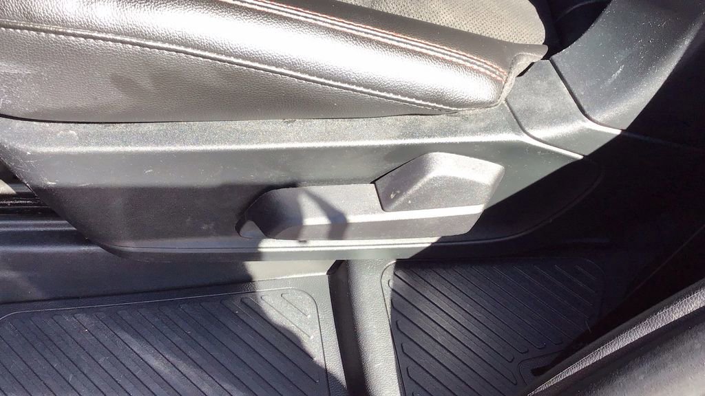 Certified 2022 Ford Explorer ST-Line image 12