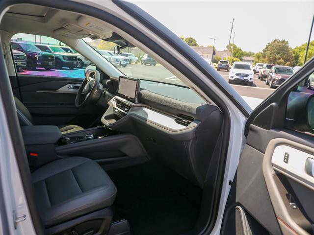 Certified 2025 Ford Explorer Active w/ Active Comfort Package AWD/4WD image 37