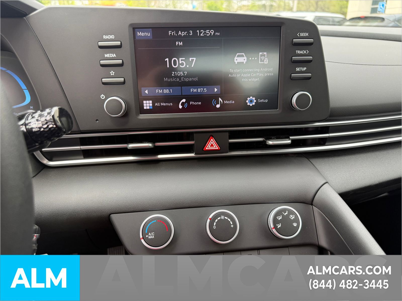 Used 2025 Hyundai Elantra SE image 11