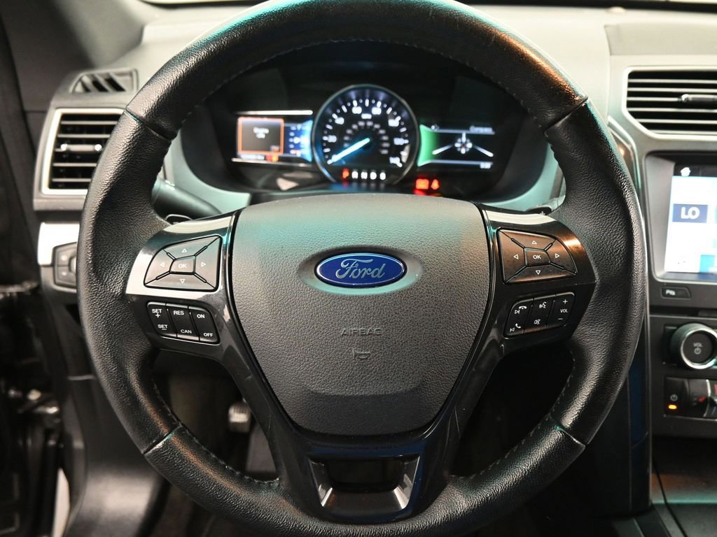 Certified 2017 Ford Explorer XLT w/ Equipment Group 202A image 17
