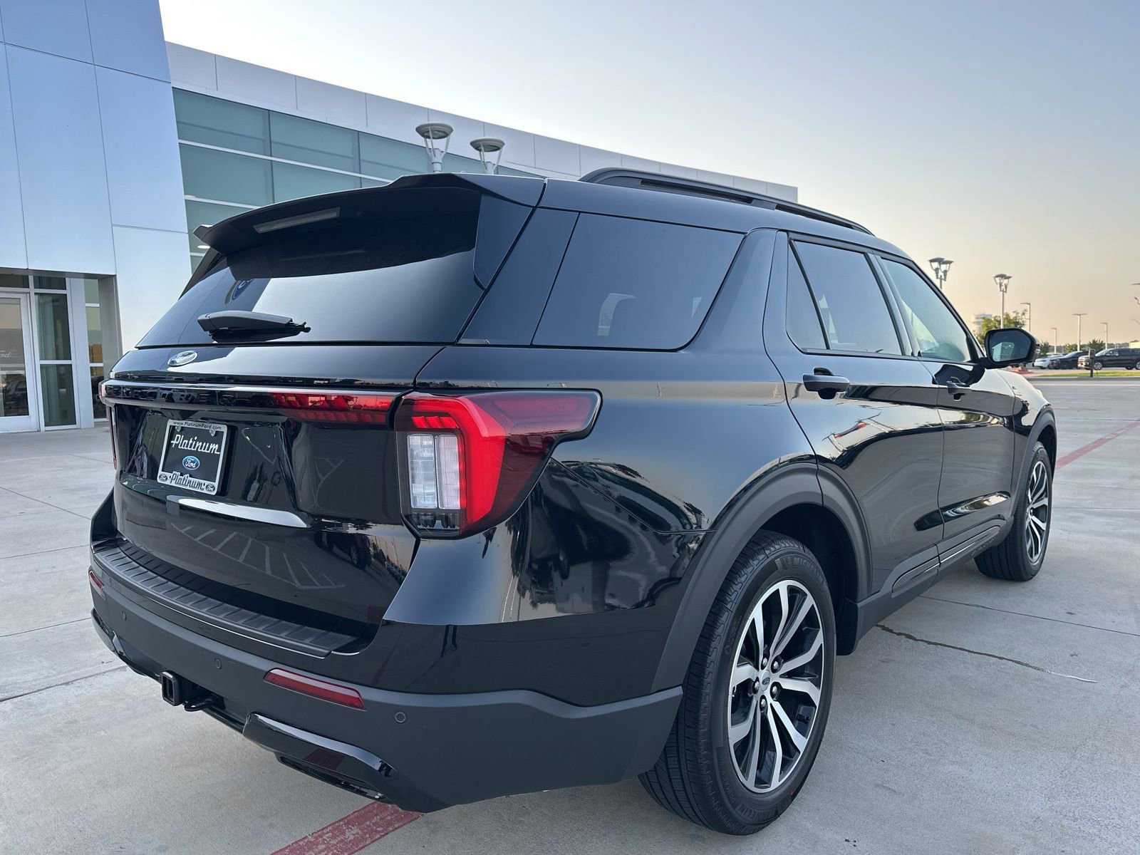 Certified 2025 Ford Explorer ST-Line image 10