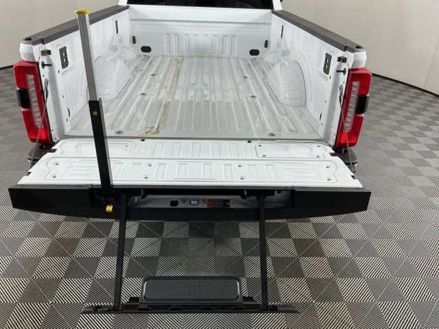 Certified 2025 Ford F350 Lariat w/ FX4 Off-Road Package image 8