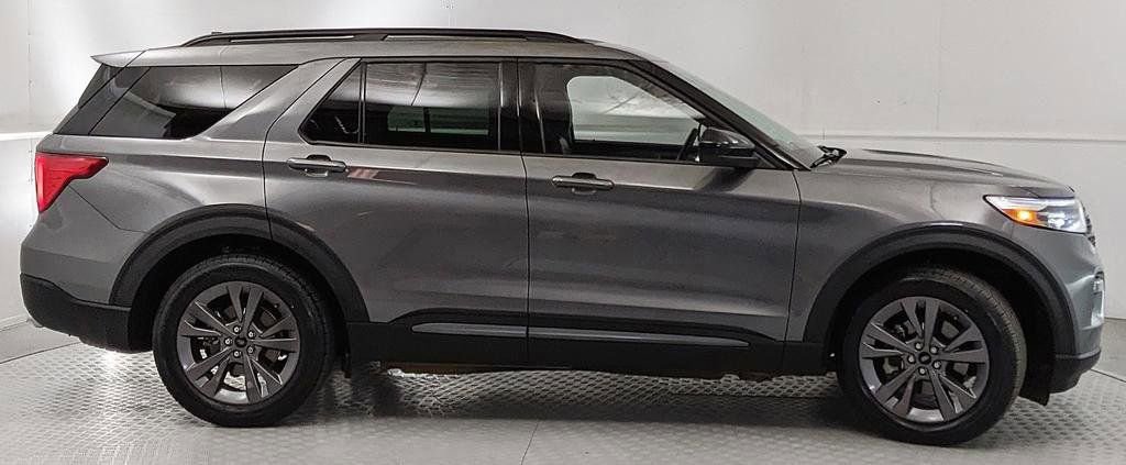 Certified 2024 Ford Explorer XLT w/ Equipment Group 202A RWD image 2