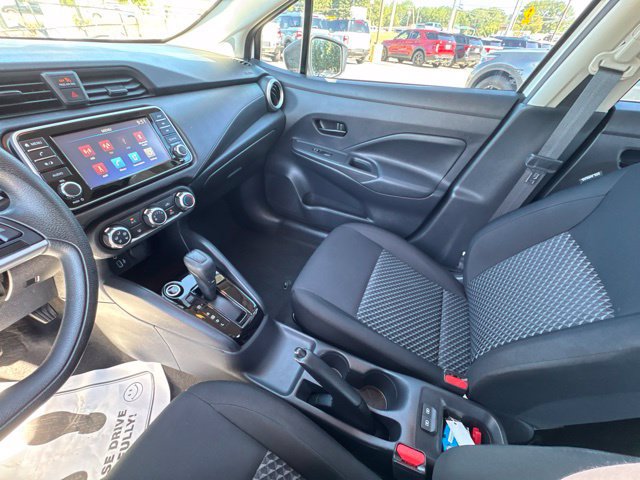 Used 2021 Nissan Versa S FWD image 17