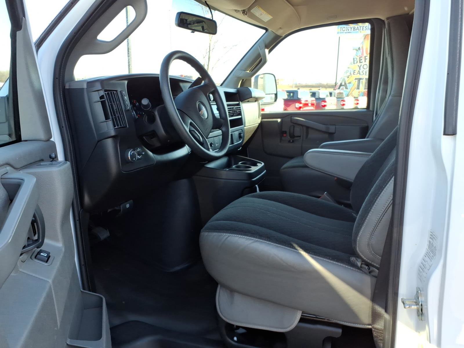 Used 2024 GMC Savana 2500 w/ Driver Convenience Package image 12