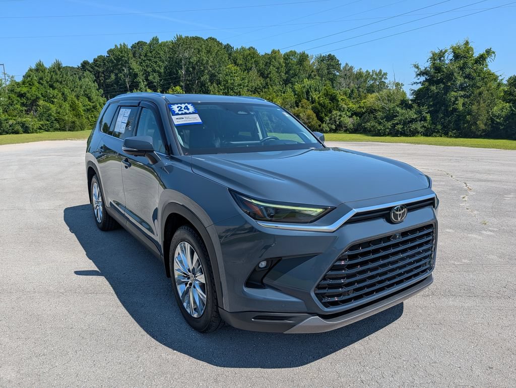 Used 2024 Toyota Grand Highlander AWD image 2