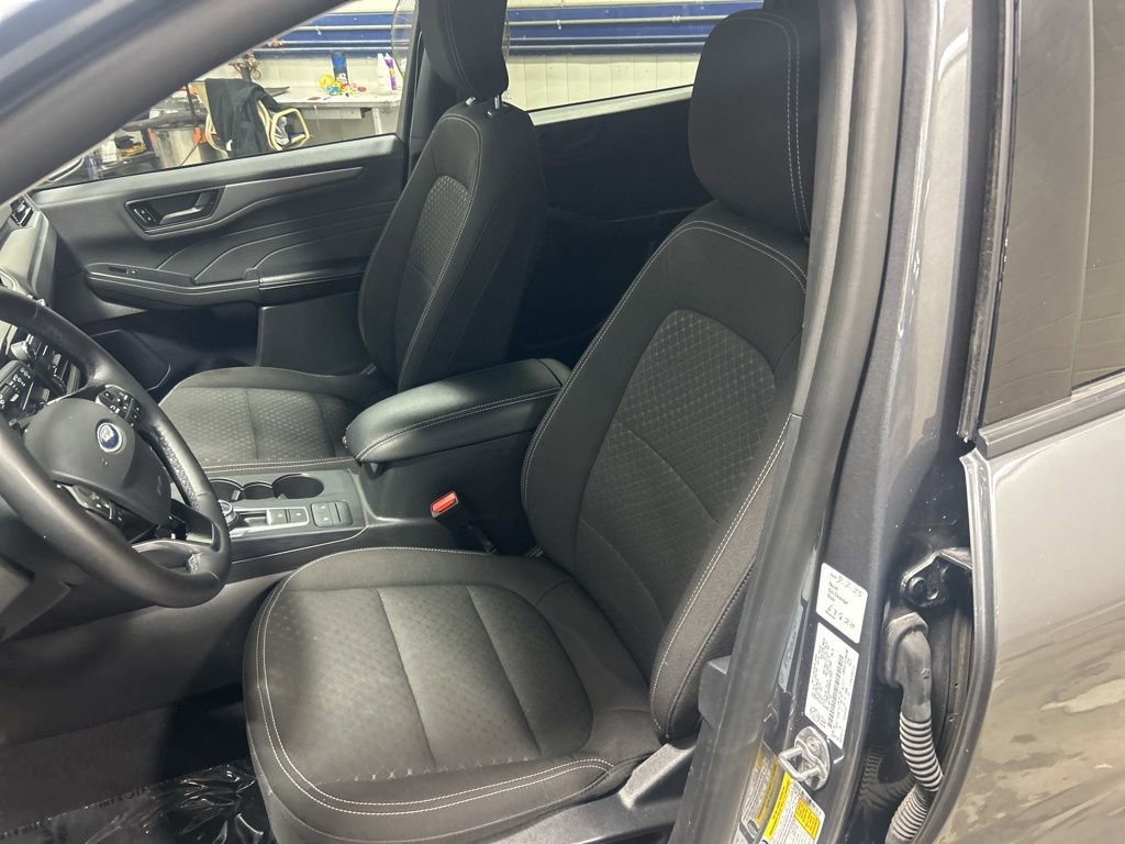 Certified 2024 Ford Escape Active AWD/4WD image 13