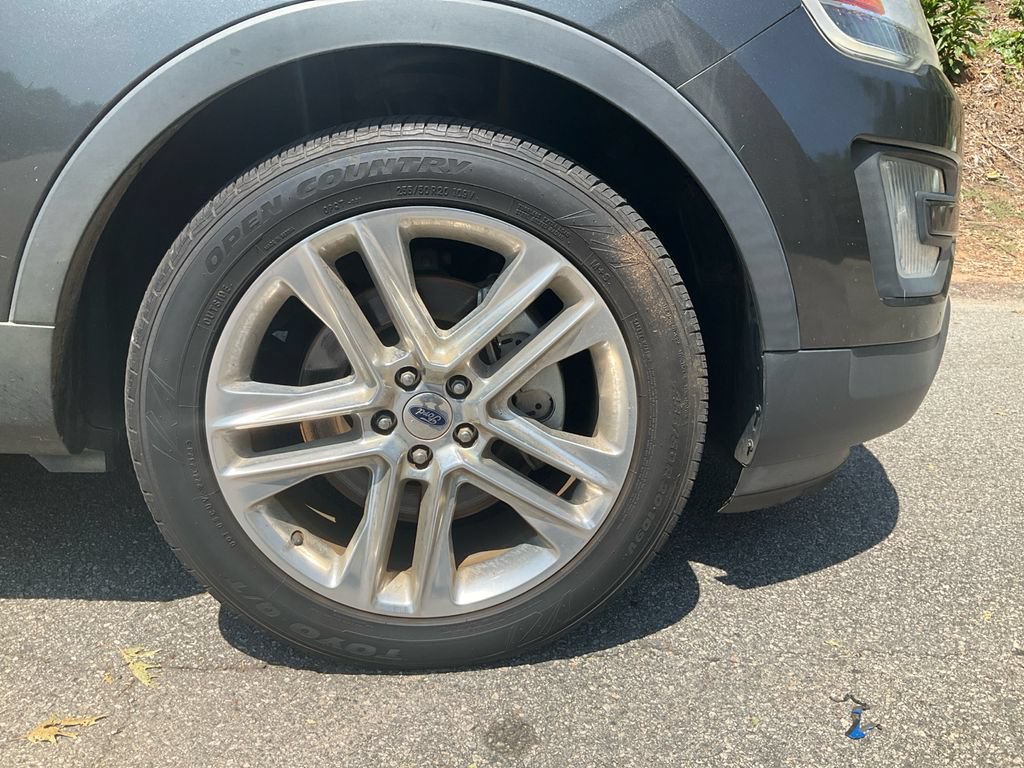 Certified 2017 Ford Explorer Limited FWD image 10