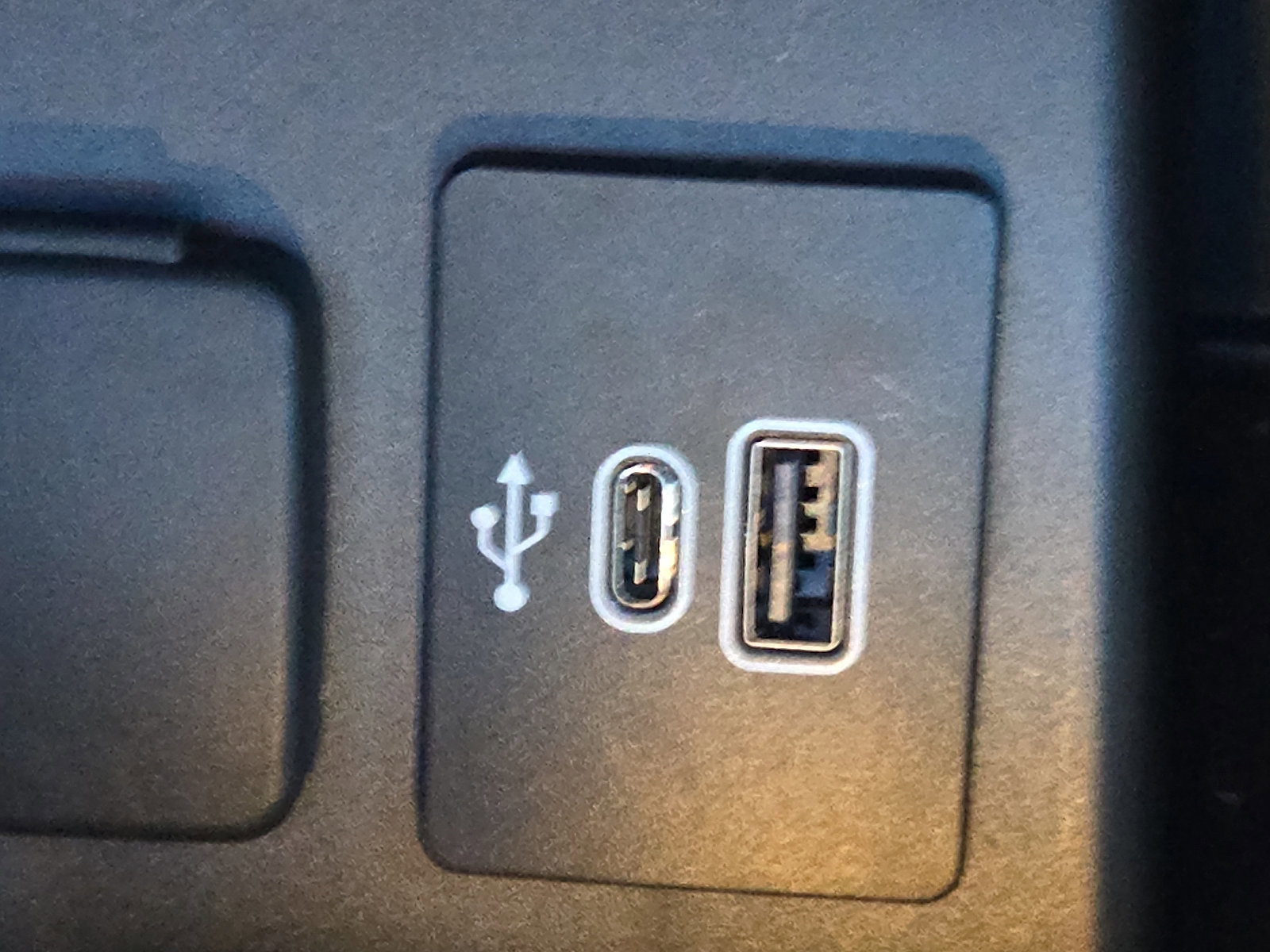 Certified 2025 Ford Explorer ST-Line w/ Premium Package image 19