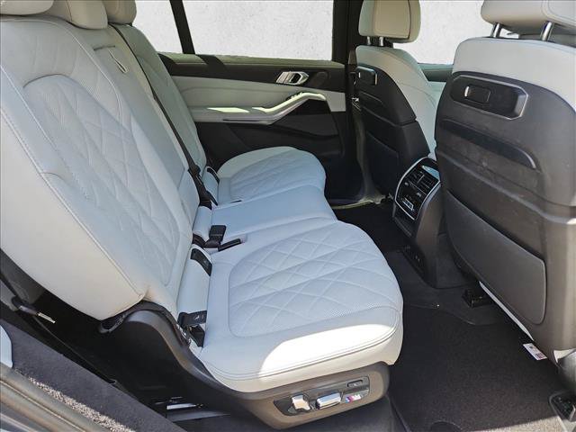 Used 2023 BMW X7 xDrive40i w/ M Sport Package AWD/4WD image 22