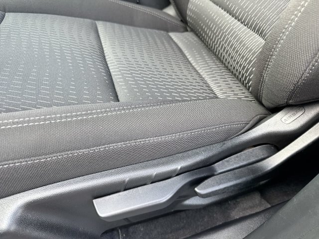 Used 2026 Chevrolet Equinox LT AWD/4WD image 12