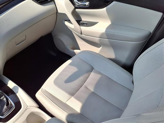 Used 2022 Nissan Rogue Sport SL image 12