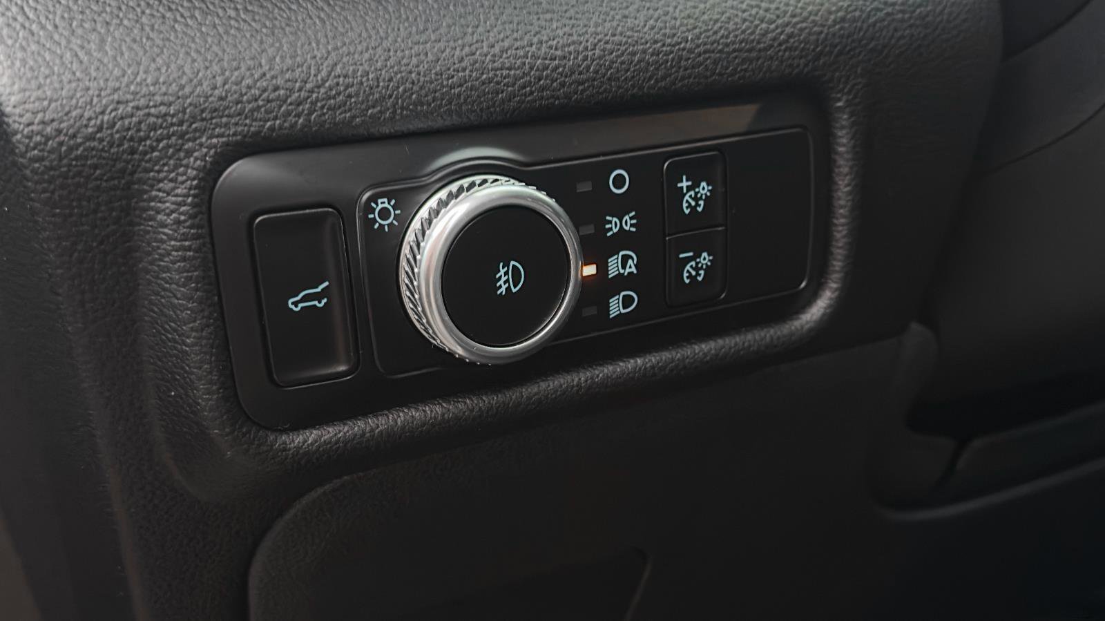 Certified 2023 Ford Explorer Limited w/ Equipment Group 301A image 15