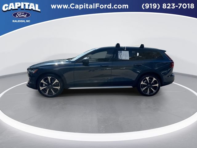 Used 2024 Volvo V60 B5 Cross Country Ultimate AWD/4WD image 5