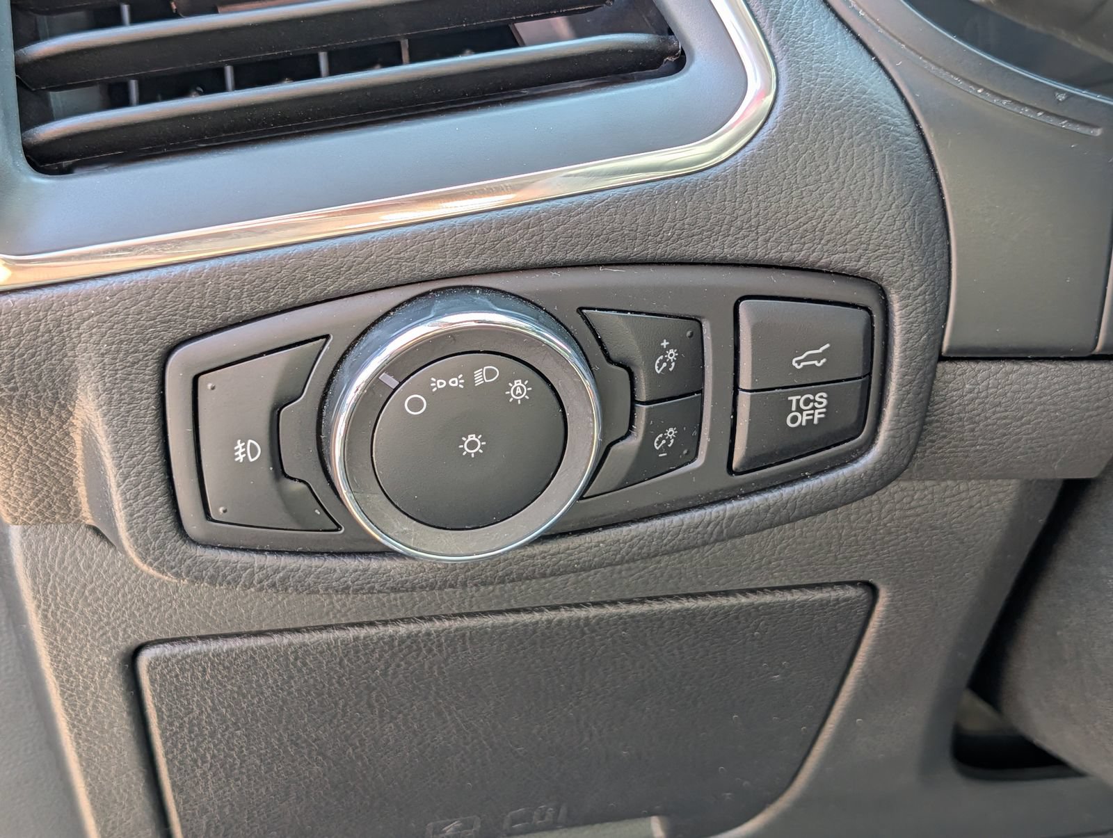 Certified 2023 Ford Edge Titanium AWD/4WD image 17