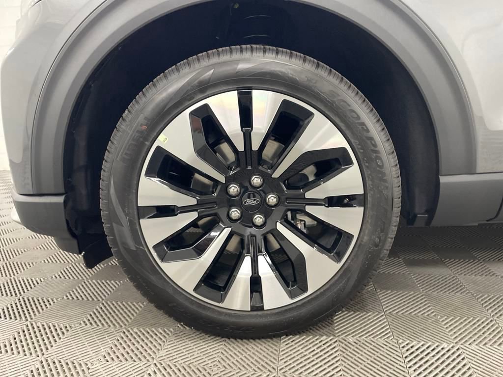 Certified 2025 Ford Explorer Platinum w/ LUX Leather Package image 14