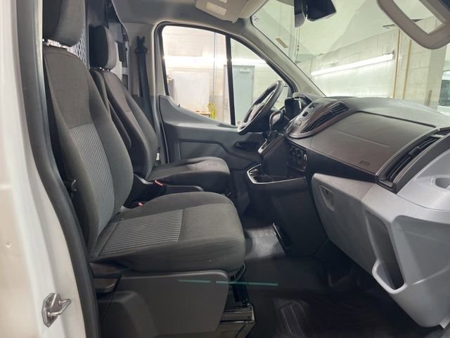 Certified 2019 Ford Transit 250 130 Low Roof w/ Exterior Upgrade Package image 31