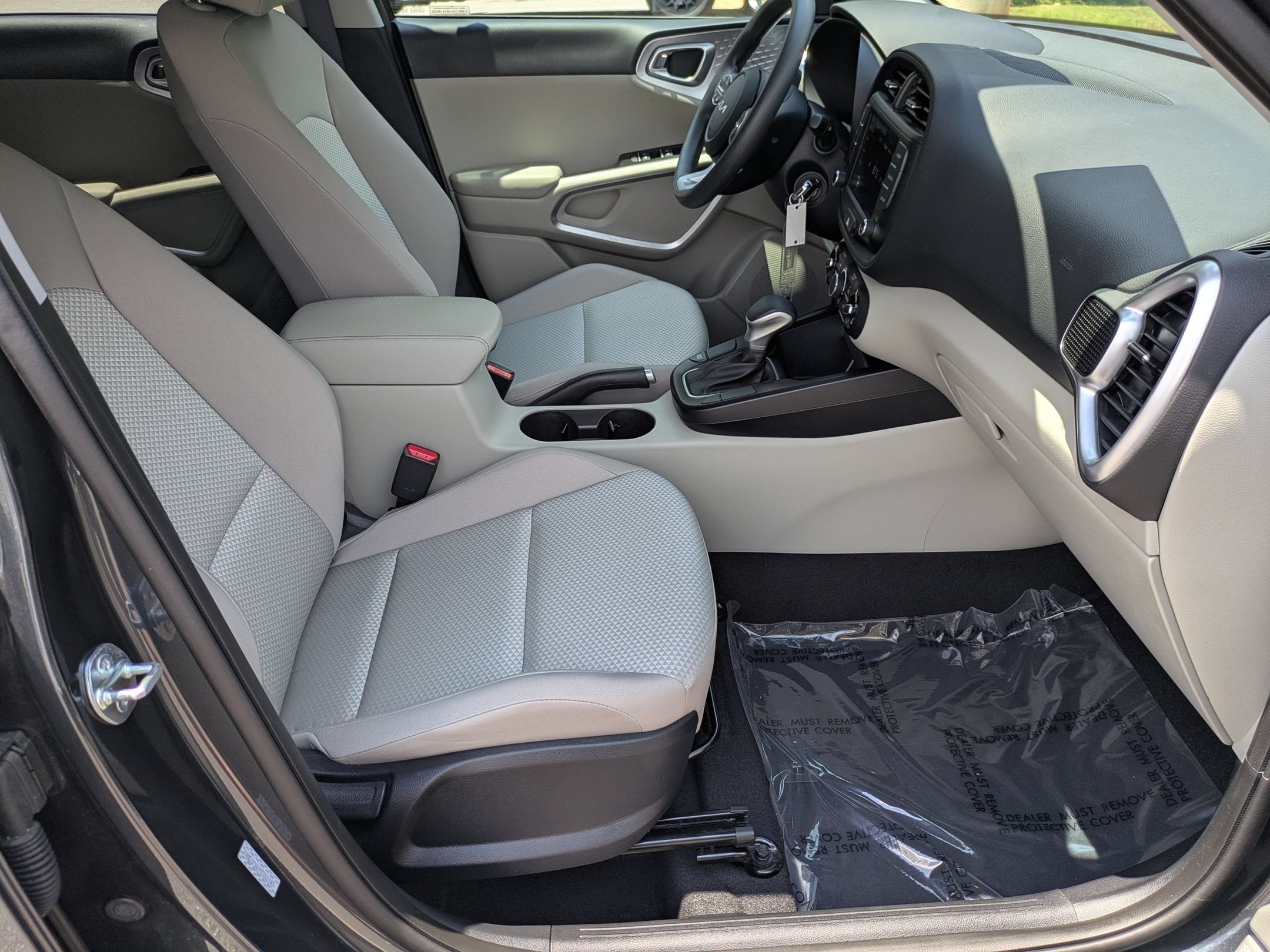 Used 2025 Kia Soul LX FWD image 33