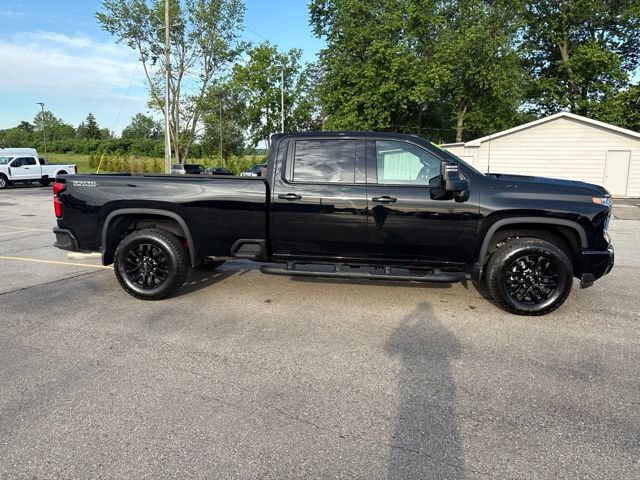Used 2026 Chevrolet Silverado 2500 LTZ w/ LTZ Plus Package AWD/4WD image 2