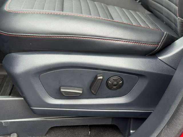 Certified 2025 Ford Explorer ST-Line w/ Premium Package AWD/4WD image 16