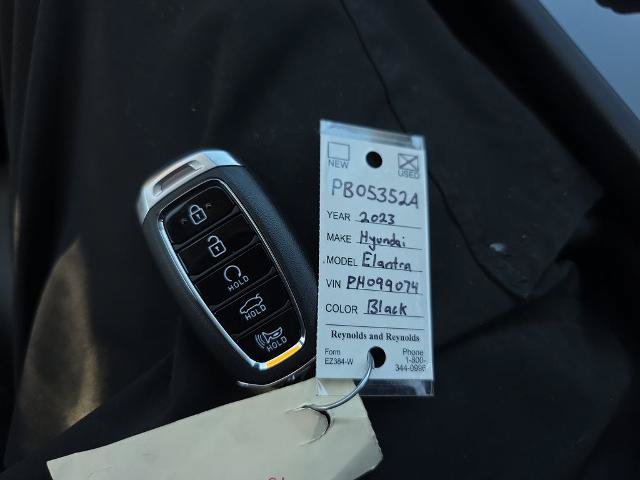Used 2023 Hyundai Elantra Limited FWD image 39