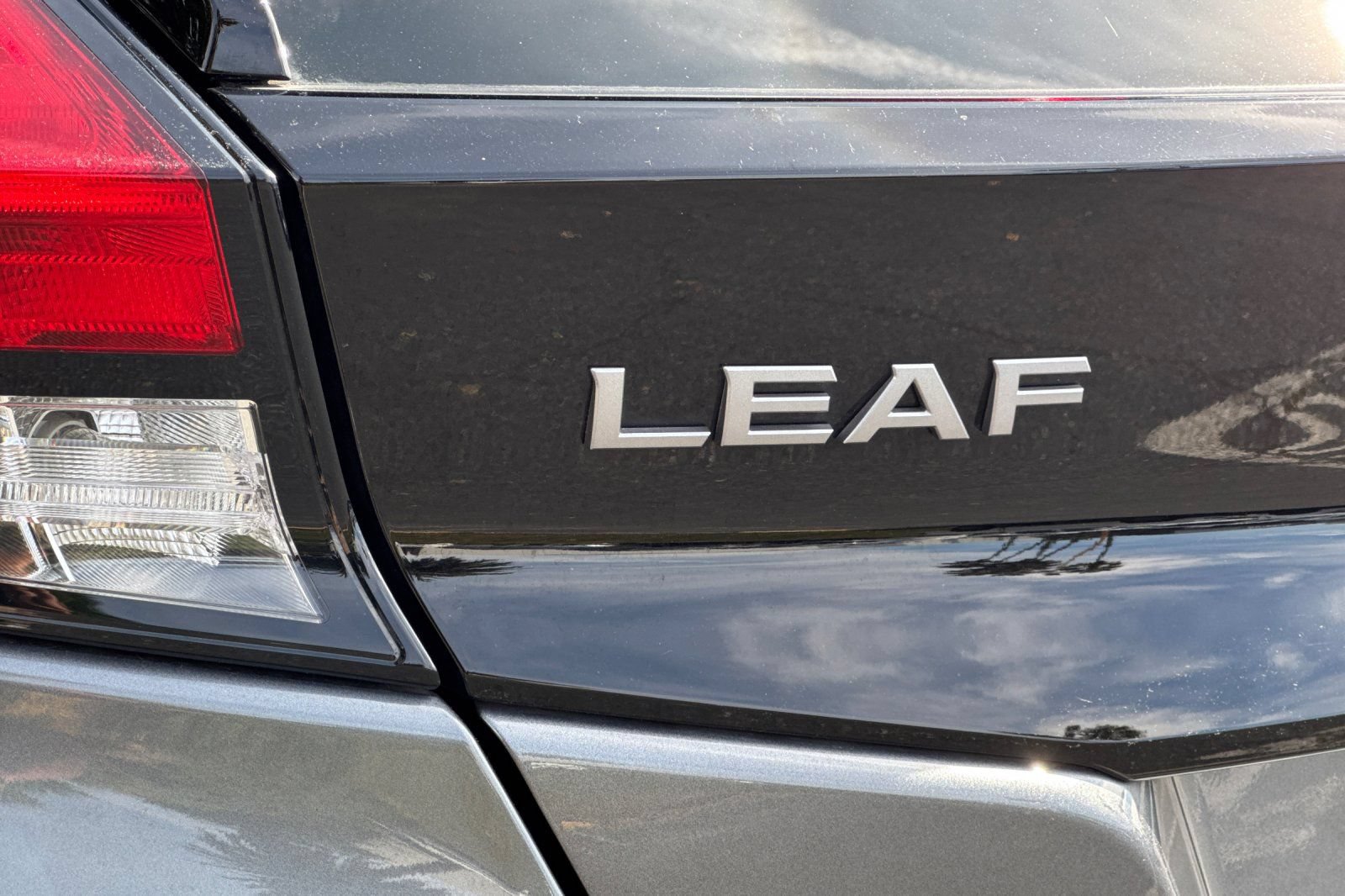 Used 2025 Nissan Leaf S FWD image 28