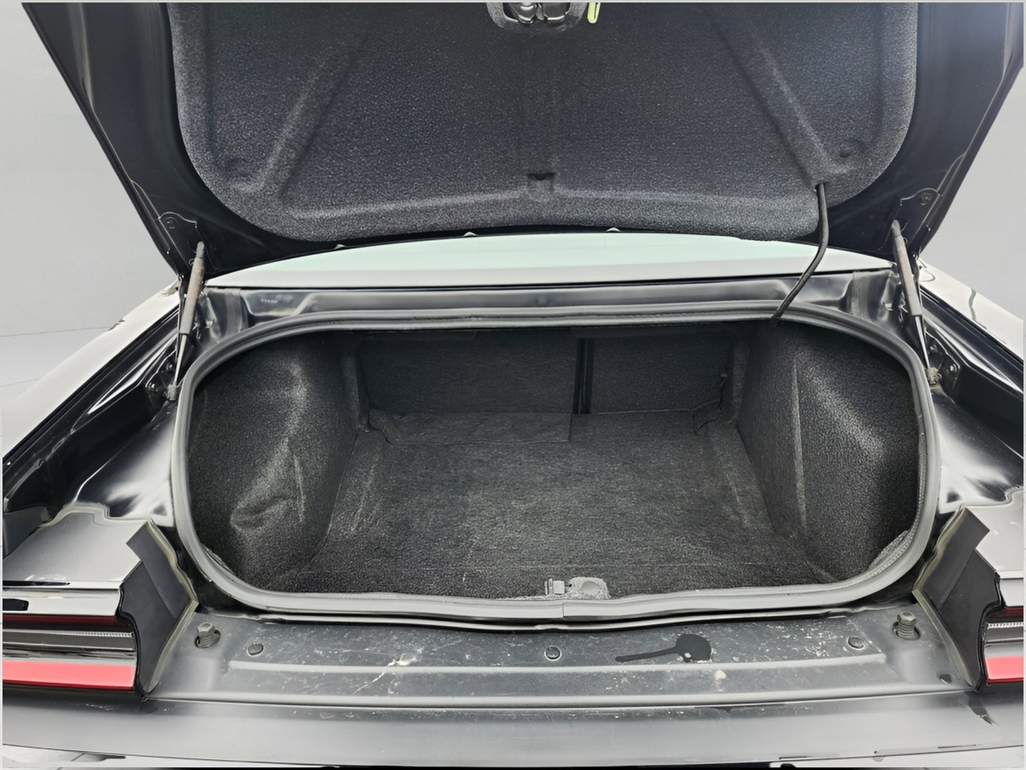 Used 2023 Dodge Challenger GT image 10