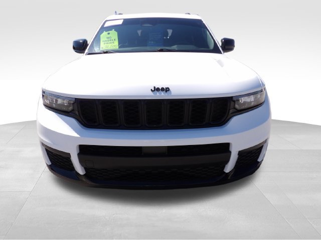 Used 2023 Jeep Grand Cherokee L Laredo AWD/4WD image 2