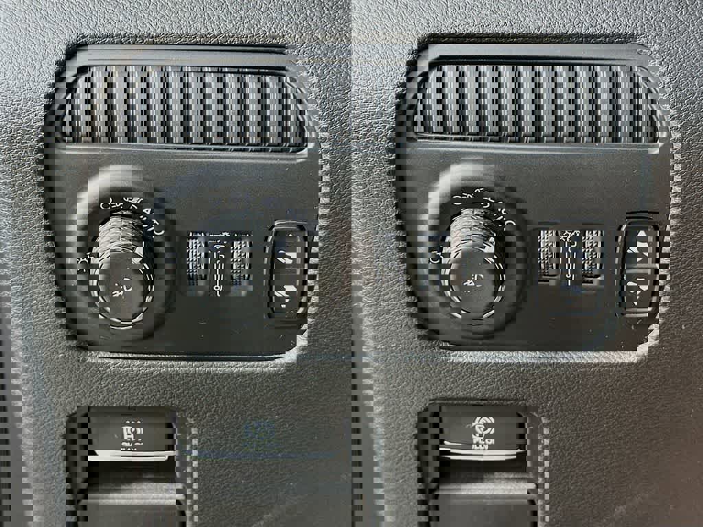 Used 2023 Jeep Wagoneer Series III w/ Preferred Equipment Group image 27