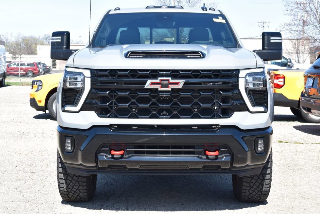 Used 2024 Chevrolet Silverado 2500 ZR2 w/ Technology Package image 4