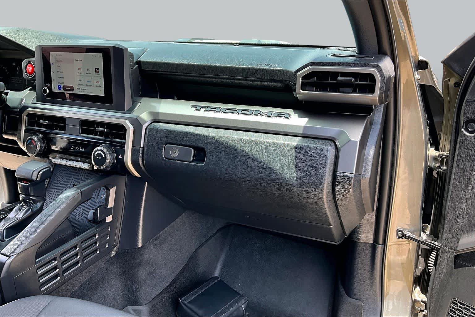 Used 2025 Toyota Tacoma TRD Sport AWD/4WD image 17