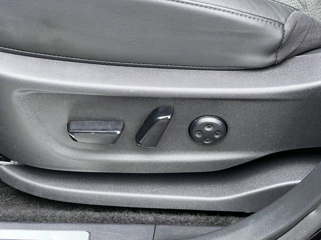 Used 2024 Nissan Ariya AWD image 11