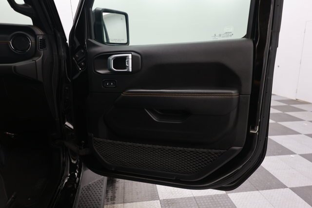 Used 2021 Jeep Wrangler Unlimited Sahara AWD/4WD image 31