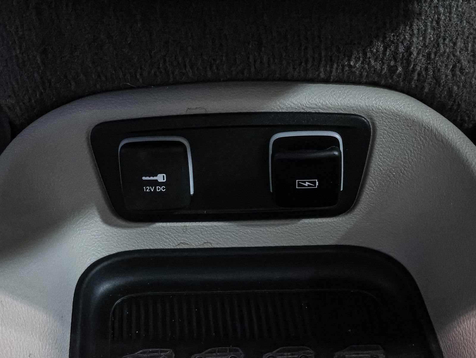 Used 2021 Chrysler Pacifica Touring-L FWD image 28