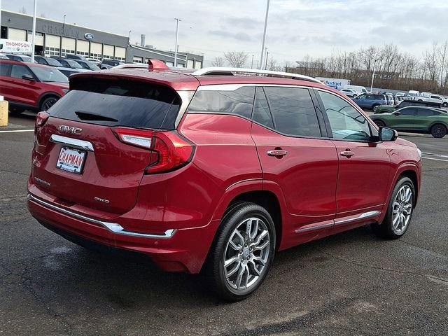 Used 2023 GMC Terrain Denali w/ Denali Premium Package image 4