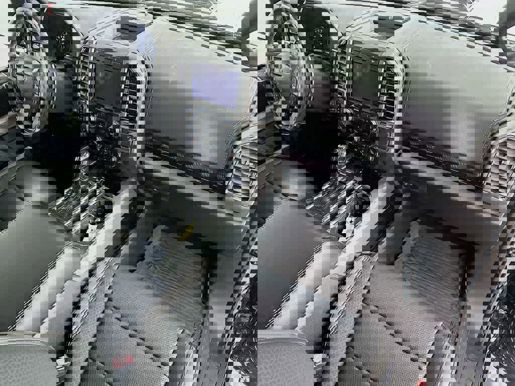 Certified 2019 Ford F150 Raptor w/ Equipment Group 802A Luxury image 32