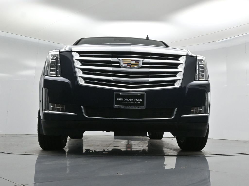Used 2020 Cadillac Escalade Platinum image 31