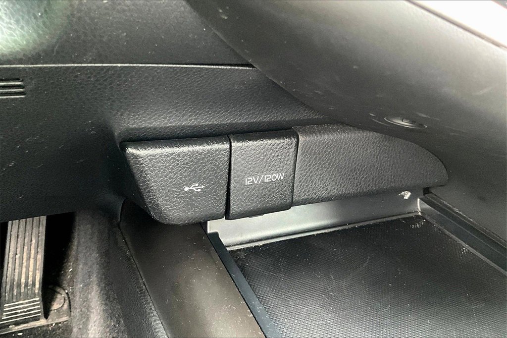 Used 2024 Toyota Camry SE image 26