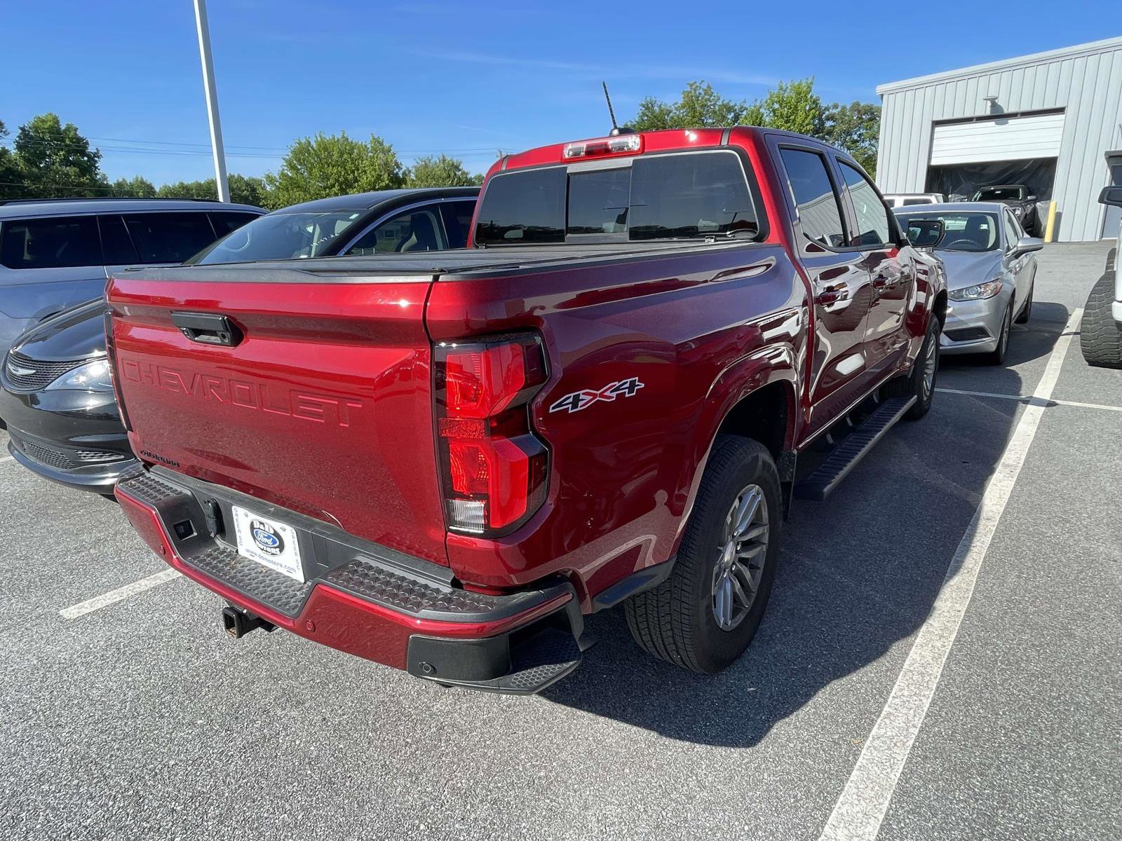 Used 2025 Chevrolet Colorado LT w/ LT Convenience Package AWD/4WD image 10