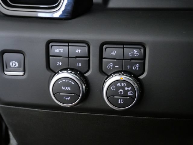 Used 2024 GMC Sierra 1500 AT4 w/ Technology Package AWD/4WD image 27