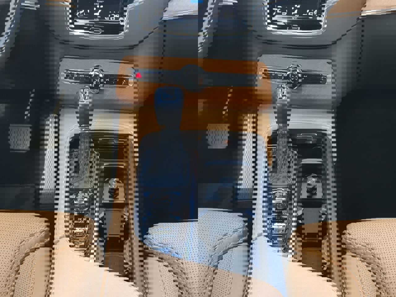 Used 2020 Volvo XC90 T6 Inscription image 17