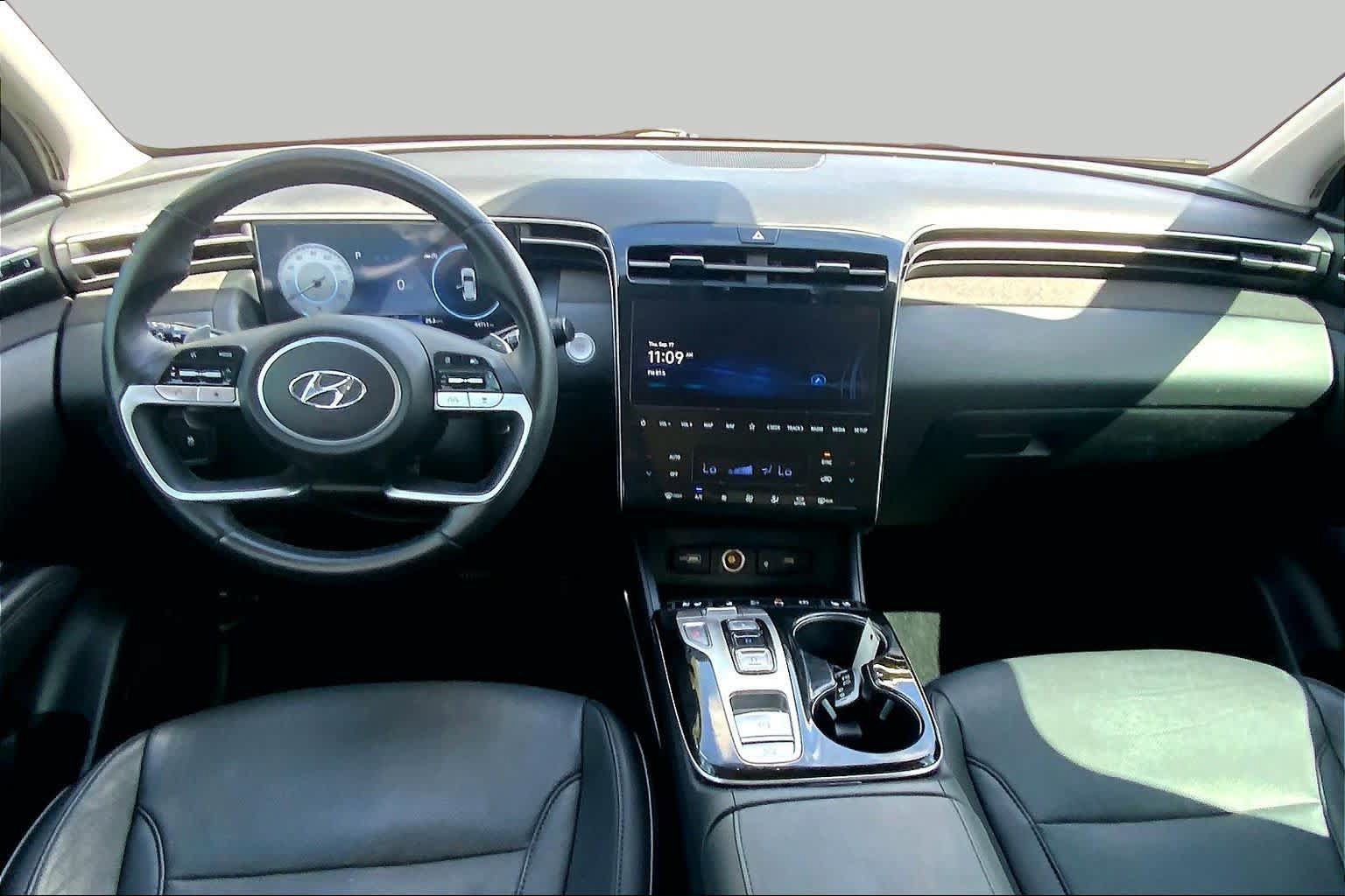 Used 2023 Hyundai Tucson Limited AWD/4WD image 16