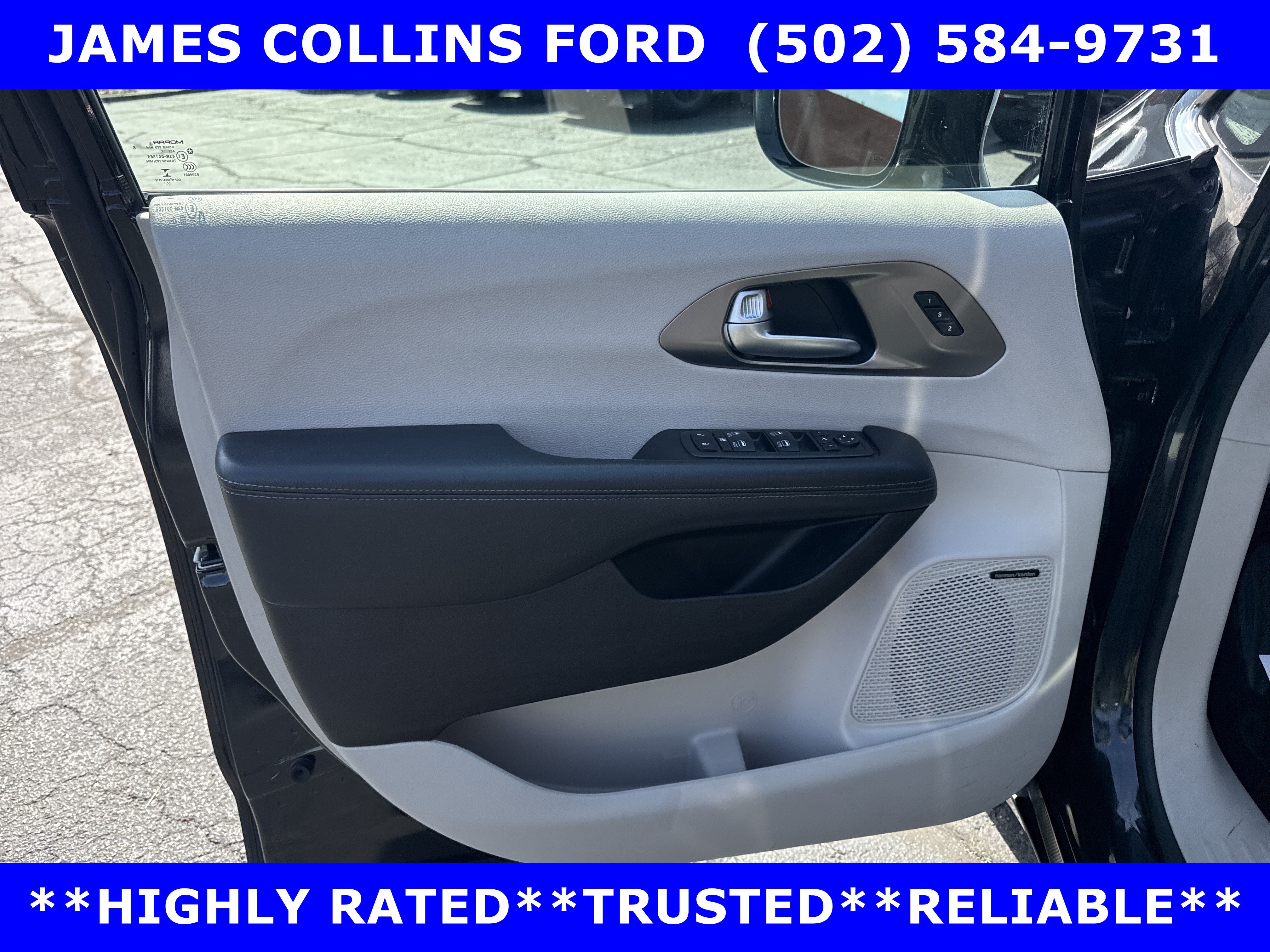 Used 2018 Chrysler Pacifica Limited FWD image 21