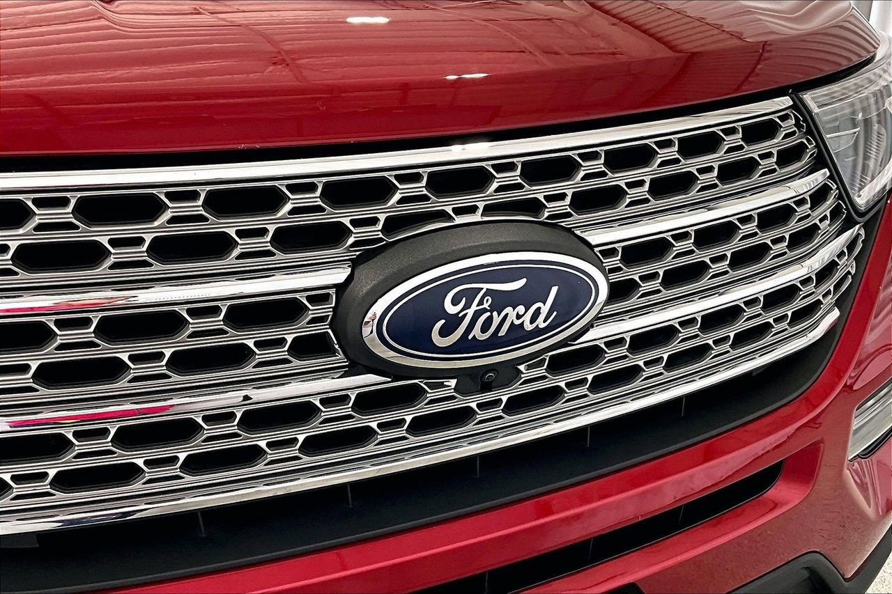 Certified 2024 Ford Explorer Limited w/ Limited Technology Package image 31