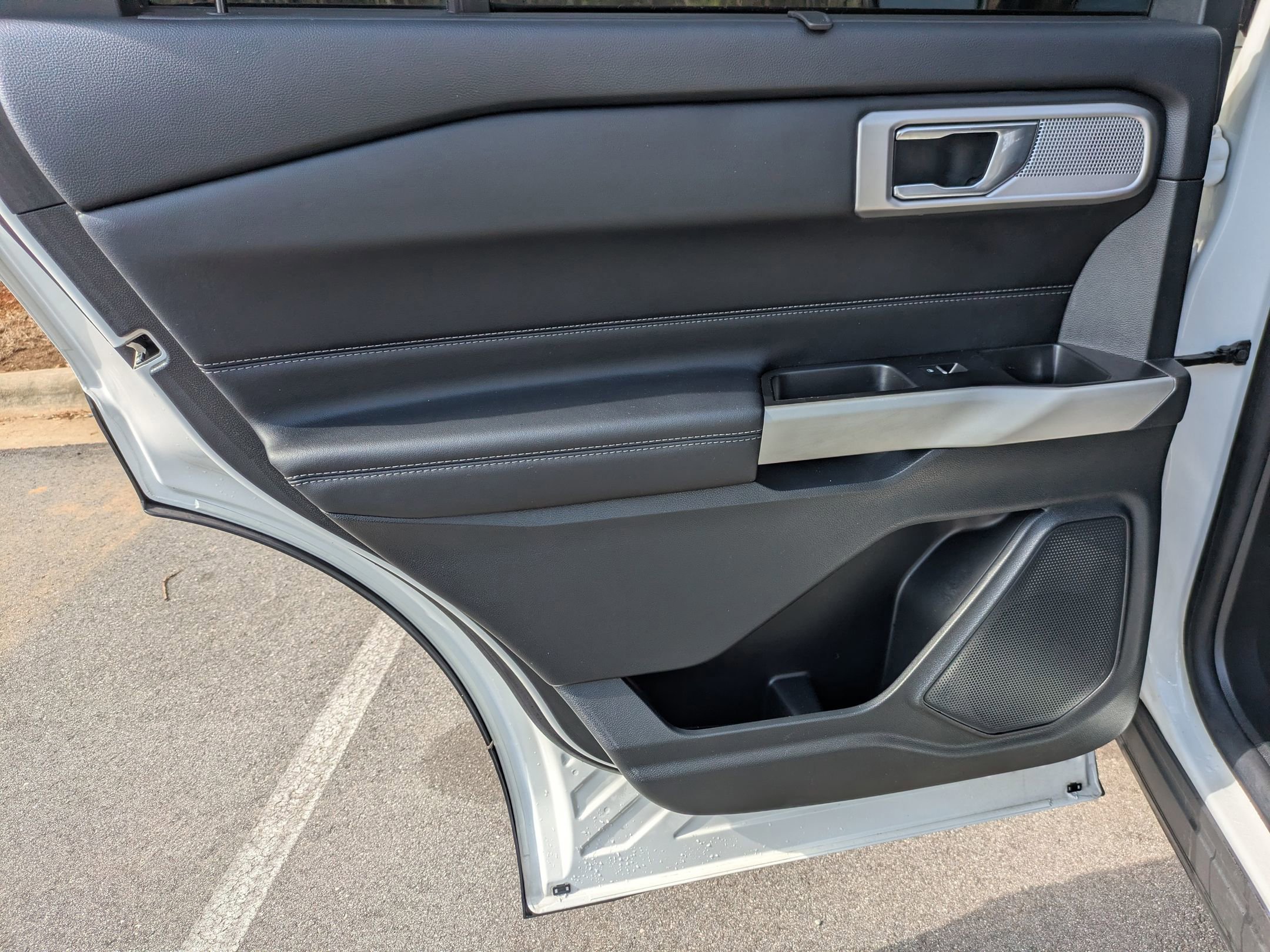 Certified 2022 Ford Explorer Limited w/ Equipment Group 301A image 27