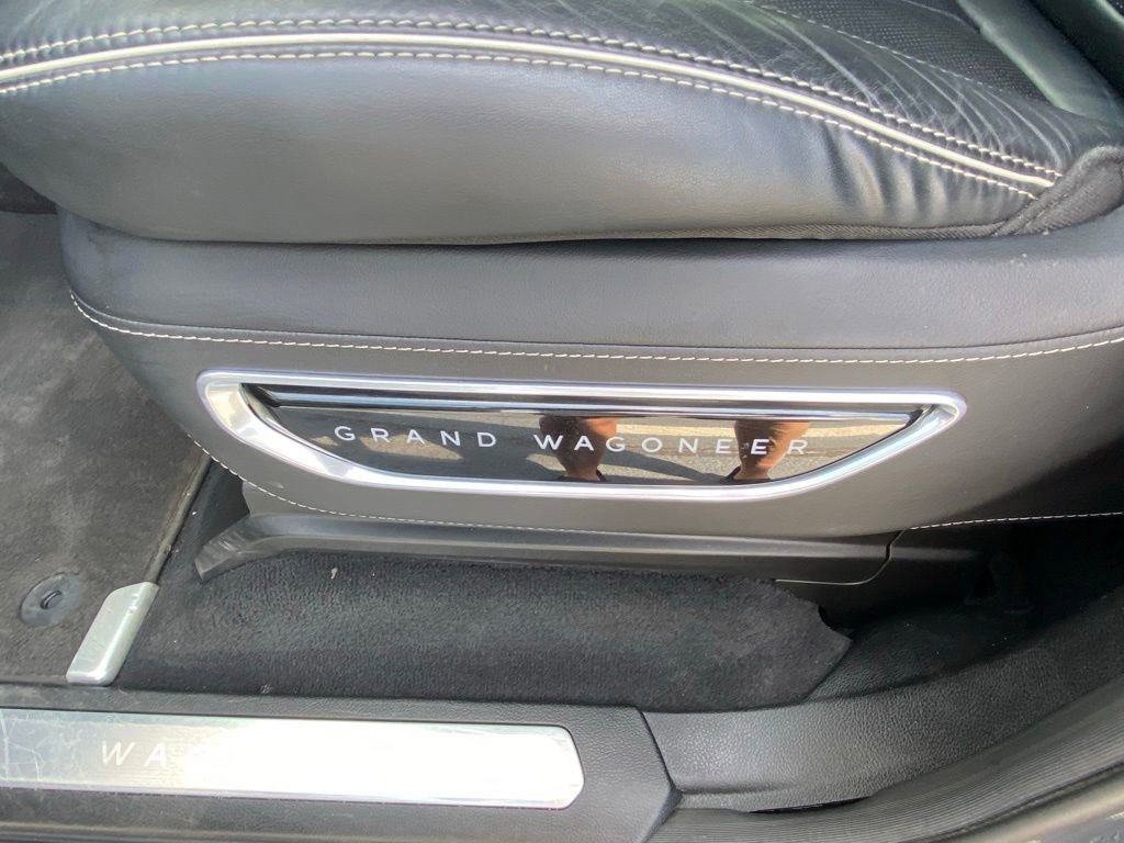 Used 2023 Jeep Grand Wagoneer Series II AWD/4WD image 10