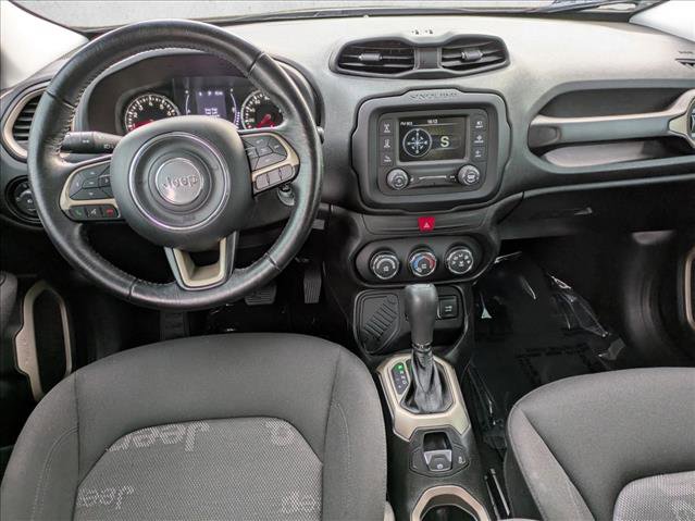 Used 2017 Jeep Renegade Latitude image 17