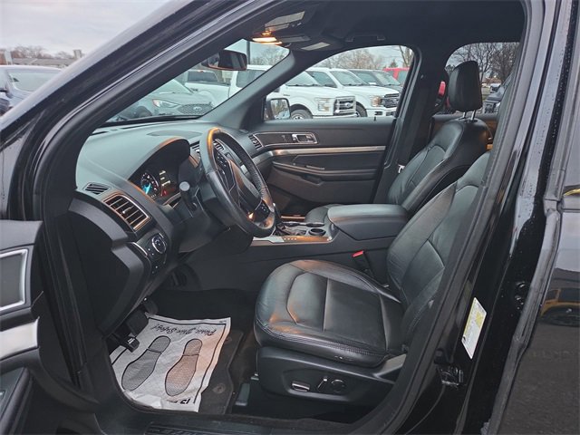 Certified 2018 Ford Explorer XLT w/ Equipment Group 202A image 32